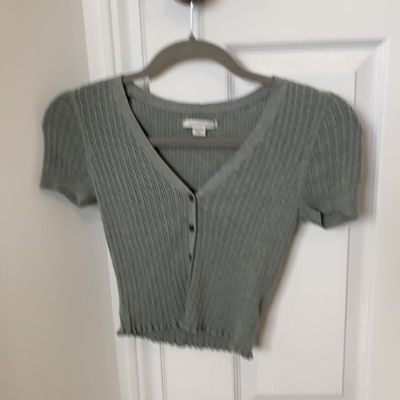 Cropped American Eagle button up shirt - Picture 4 of 4